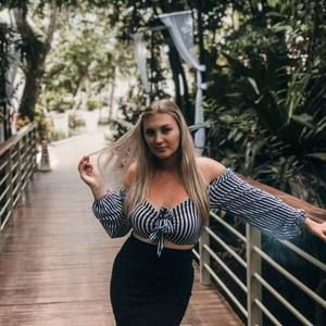 Meet your Posher, Jenny